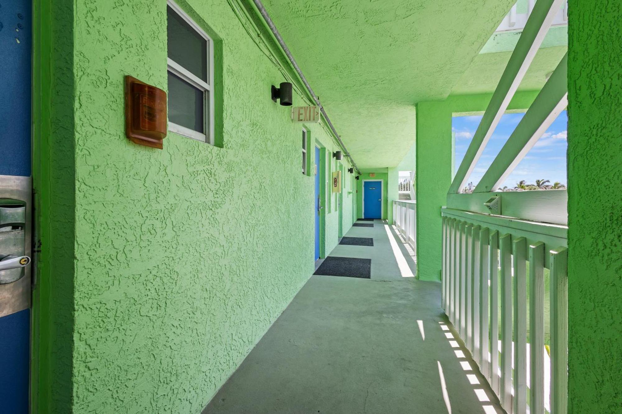 Oceanfront Inn, Private Balcony, 2 Full Beds #16 Fort Pierce Esterno foto